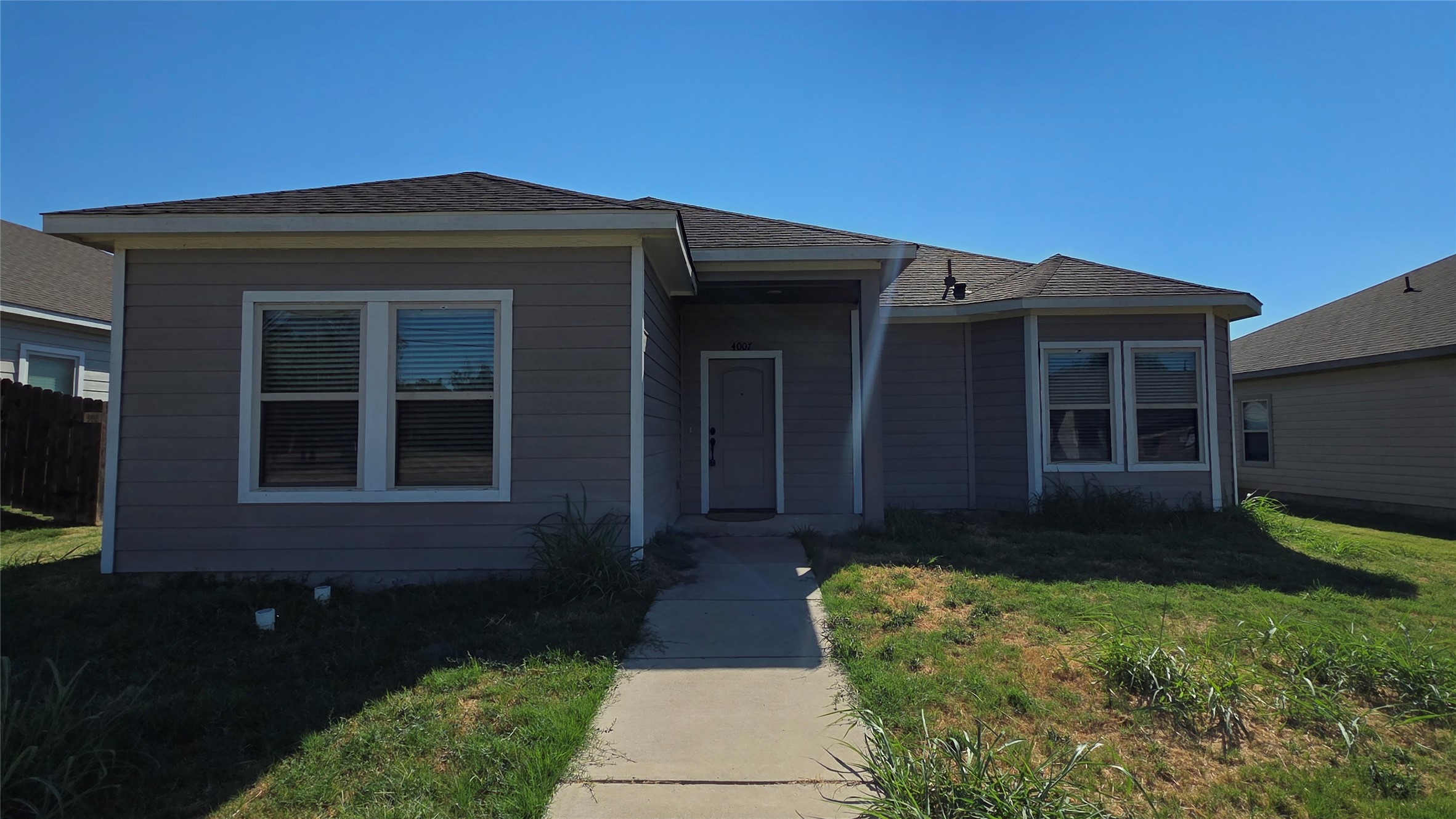 4007 Wellington Street — photo