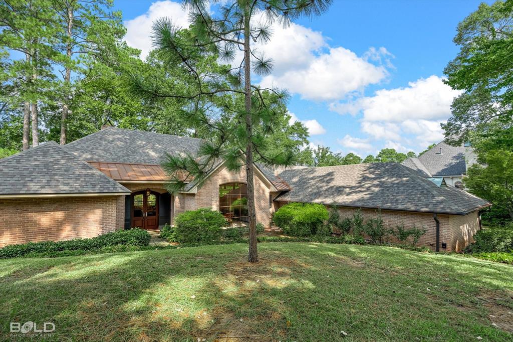 1034 N Pointe Circle — photo