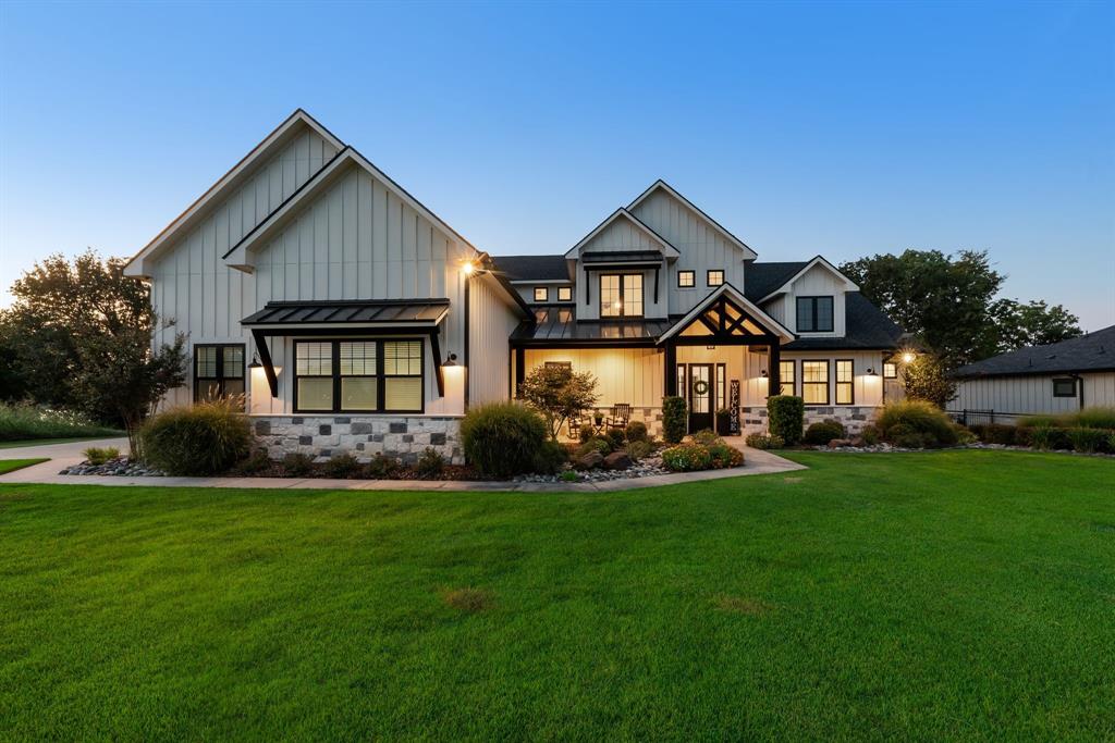 1121 The Shores Drive — photo