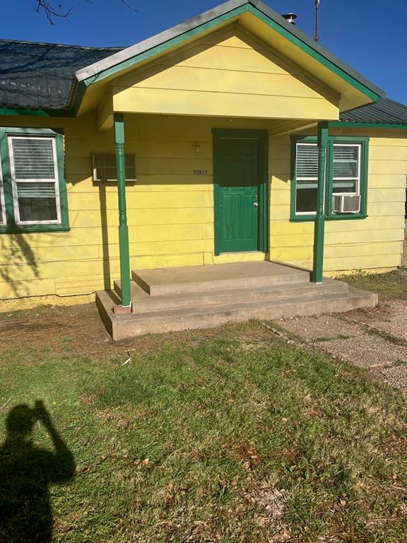 739 Iberis Road S 1 — photo