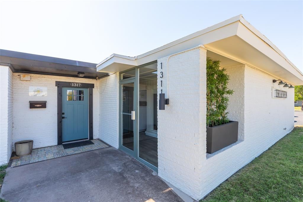 1311 Hickory Street — photo