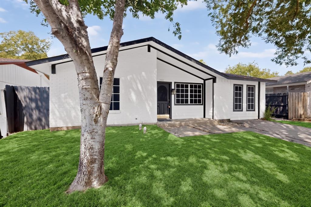 2441 Lakeshore Drive — photo