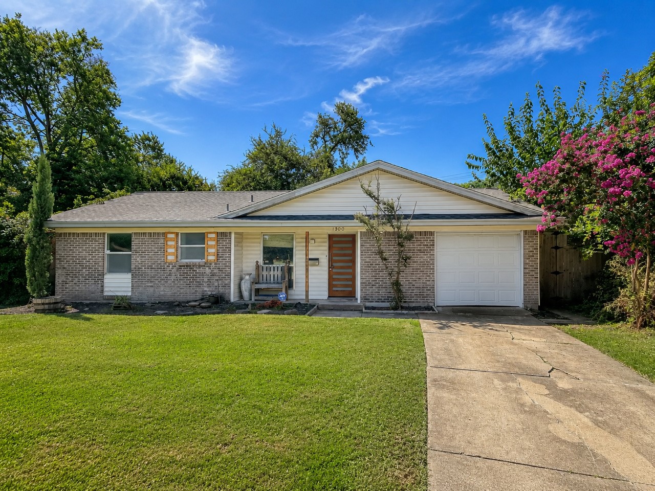 1300 Timberlake Circle — photo