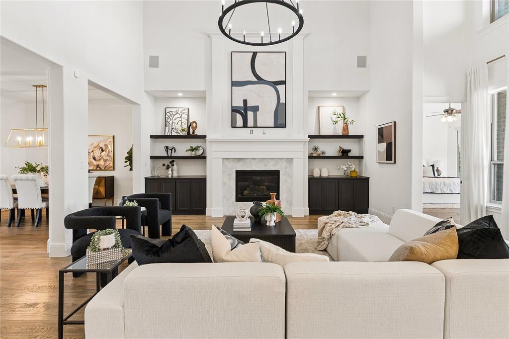 10215 Blackenhurst Lane — photo