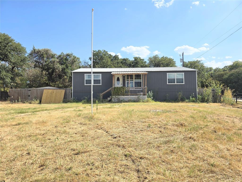 1413 Lynock Lane — photo