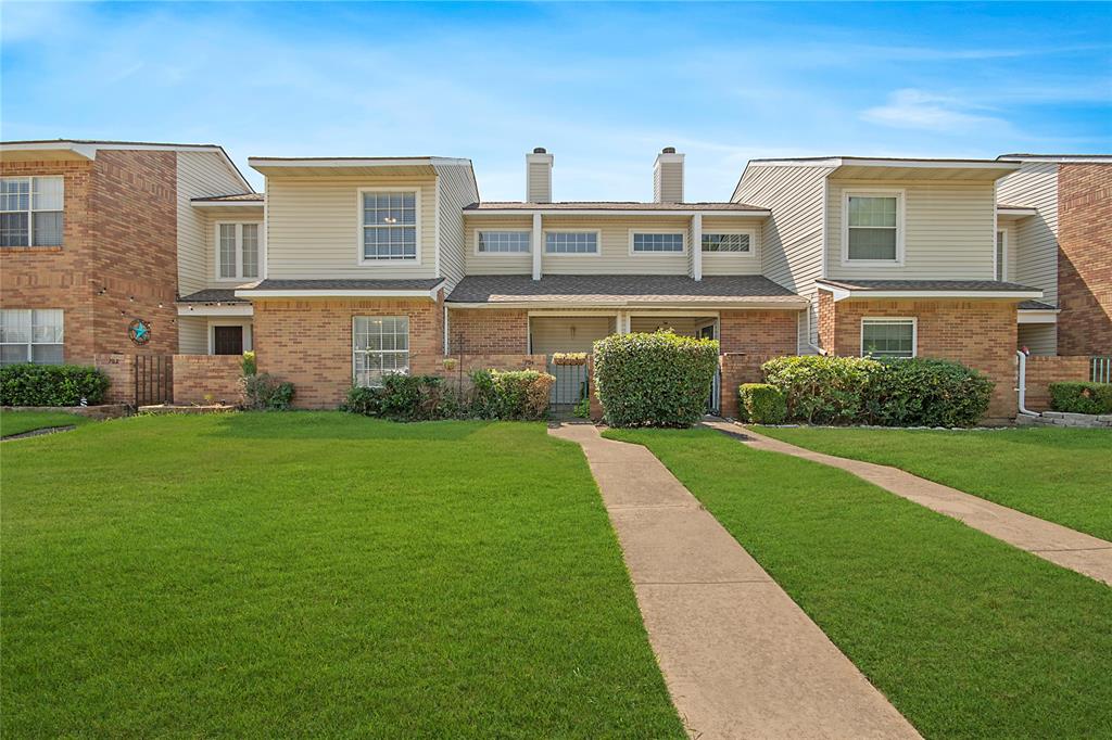 704 Creekwood Drive — photo