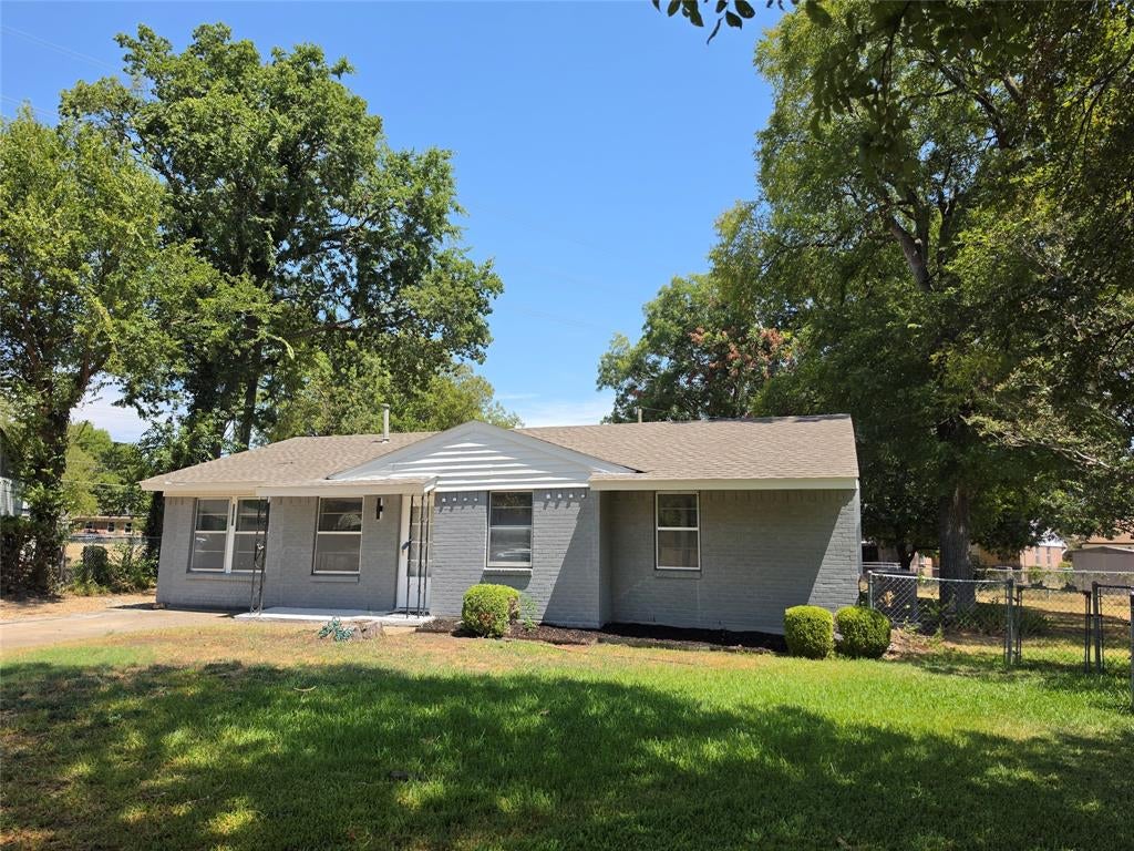 1007 Quincy Circle — photo
