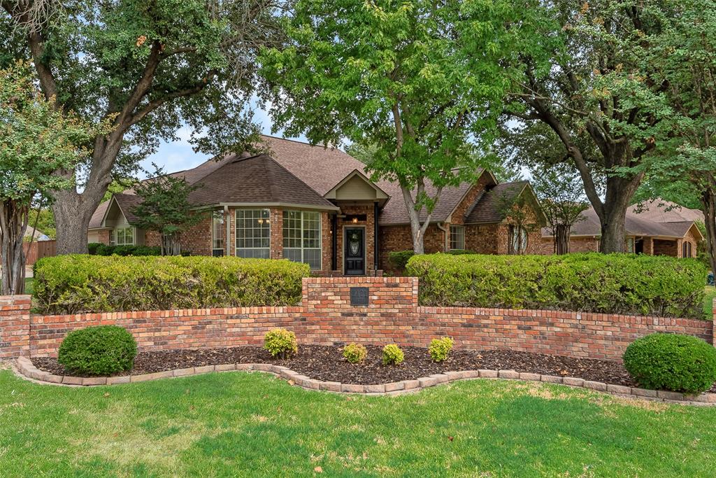 2421 E Windsor Drive — photo