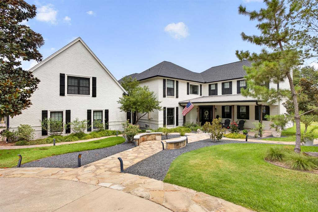 6400 Lake Oaks Circle — photo