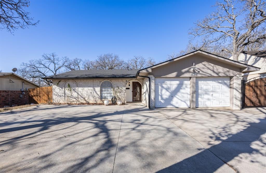 6704 Trailwood Drive — photo