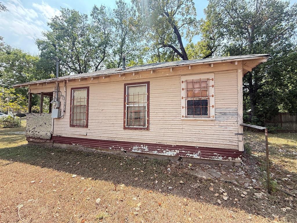 2555 Randolph Street — photo