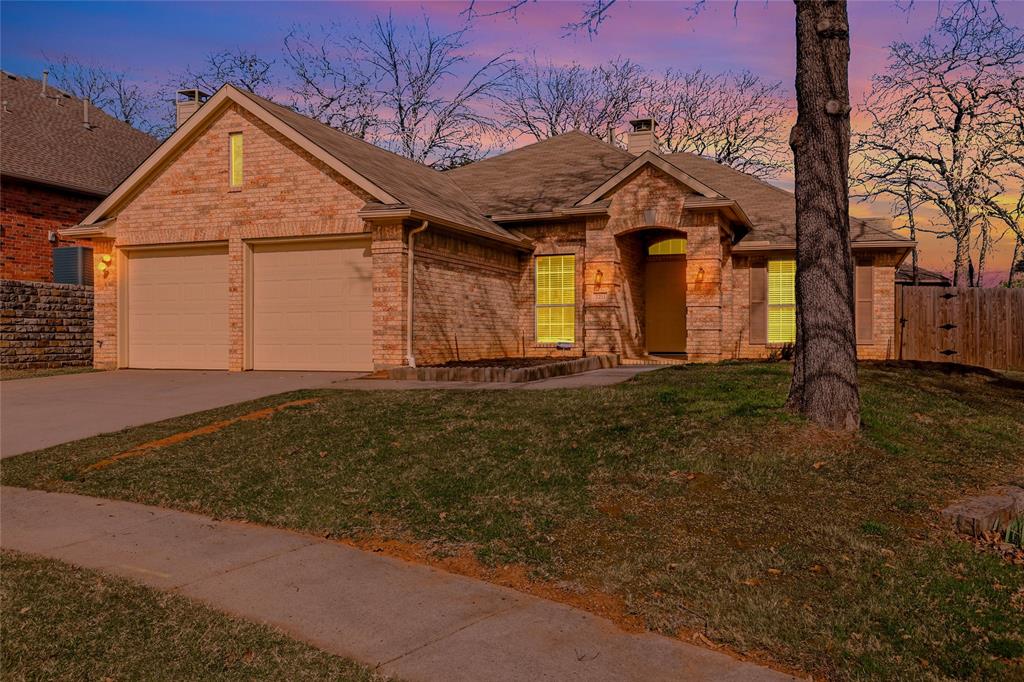 2211 Knob Hill Drive — photo