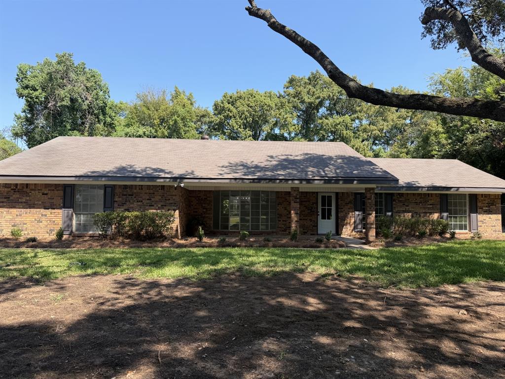 220 Walnut Lane — photo