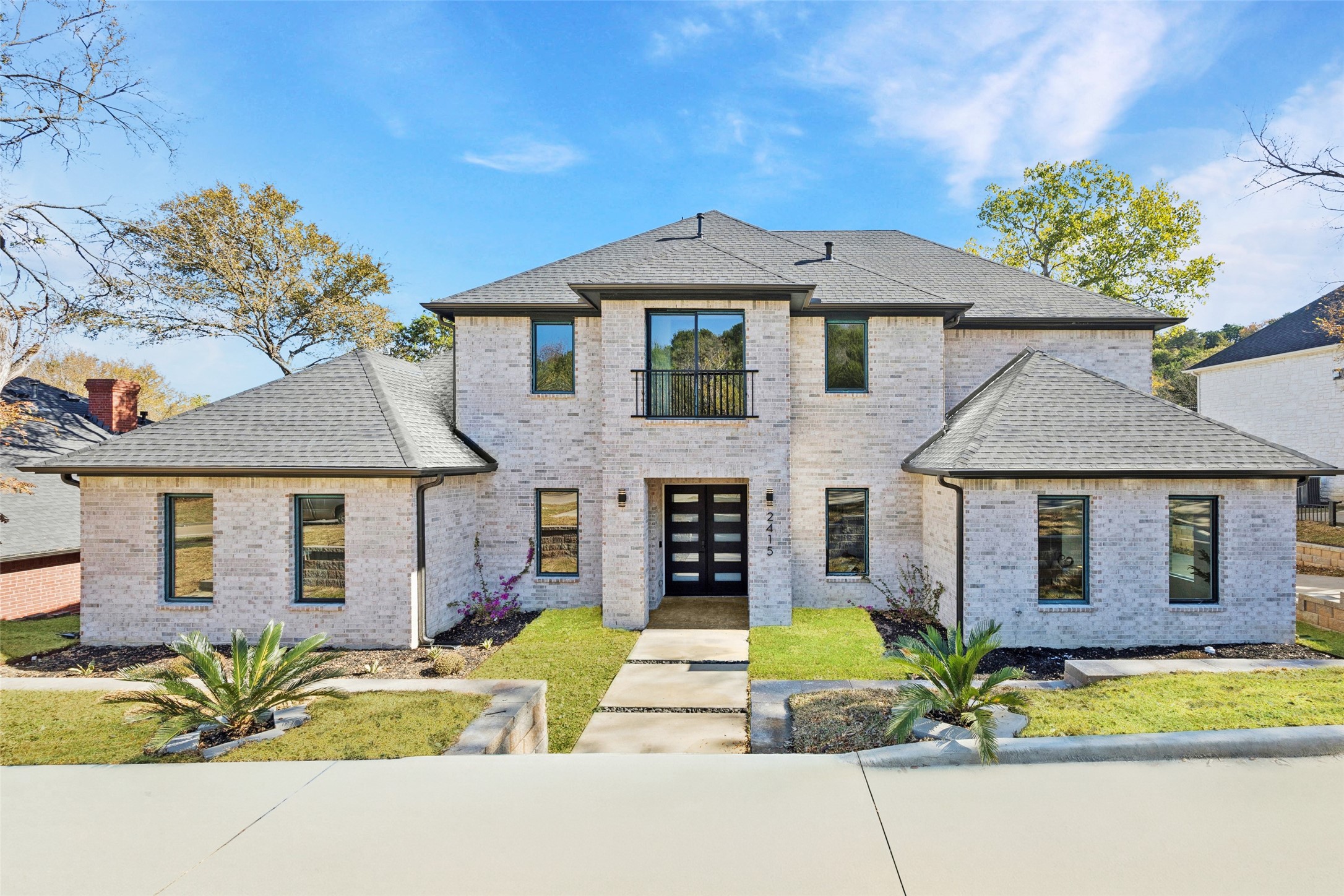 2415 Valley View Drive — photo