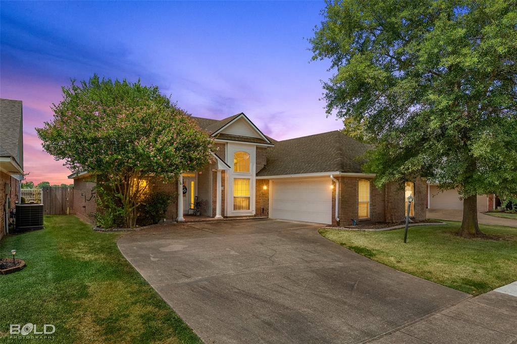 2309 W Belle Haven Drive — photo