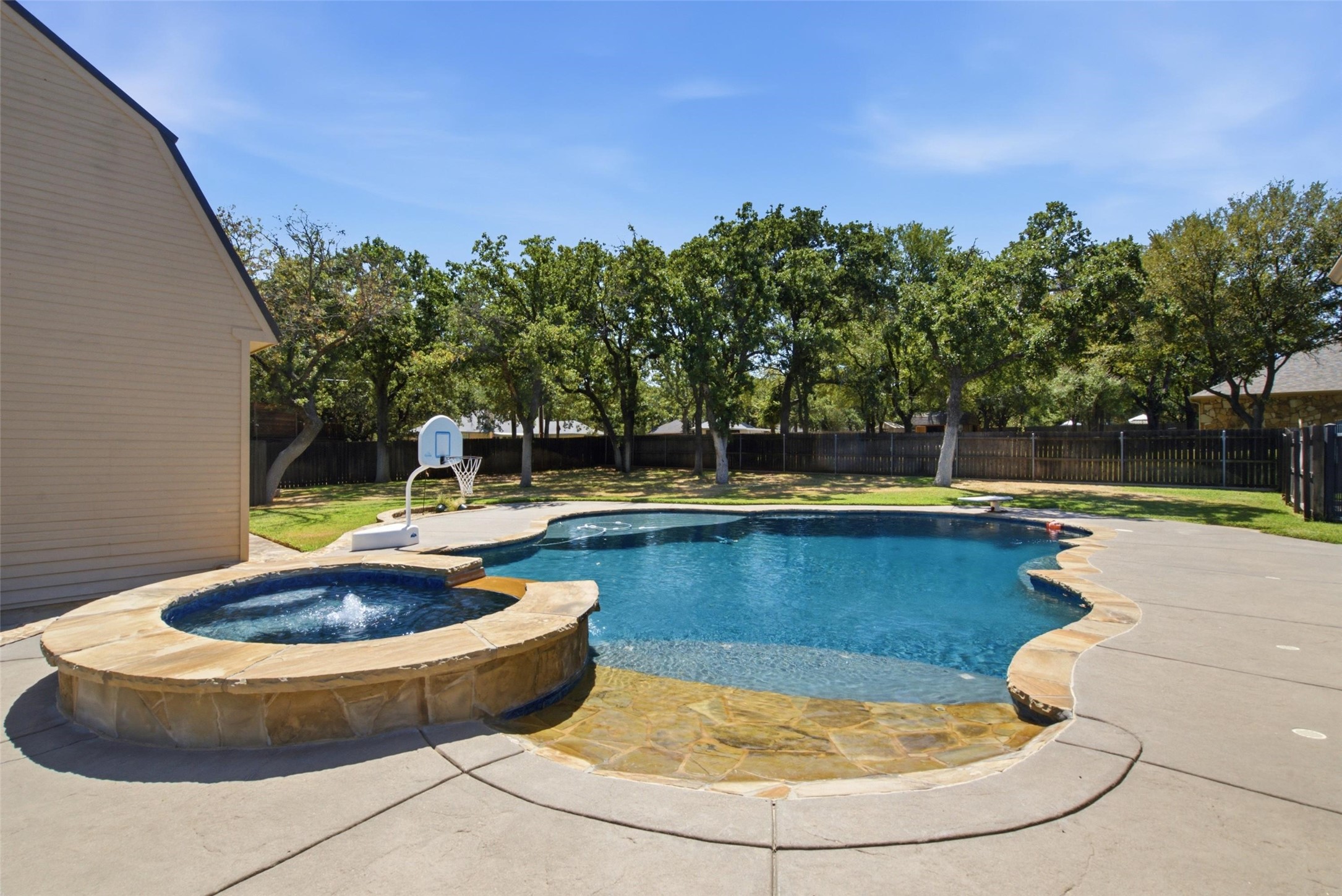 116 Timberview Drive, Graham, TX 76450 — photo 2