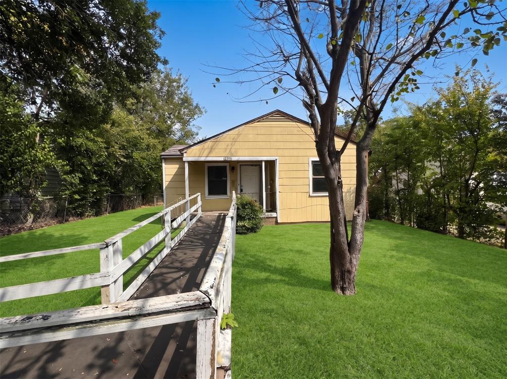 2311 Village Way — photo