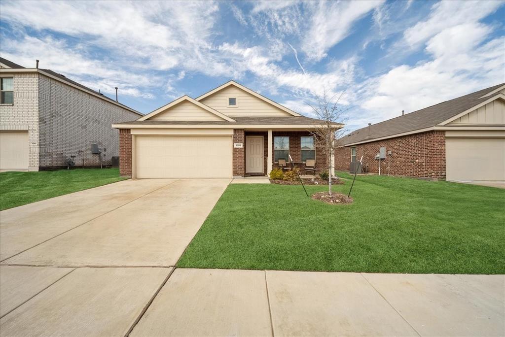 1005 Crestview Drive — photo