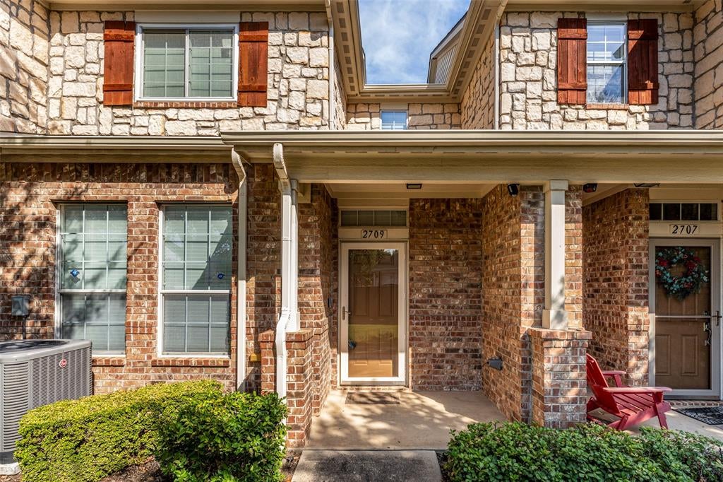 2709 Olympic Park Drive — photo