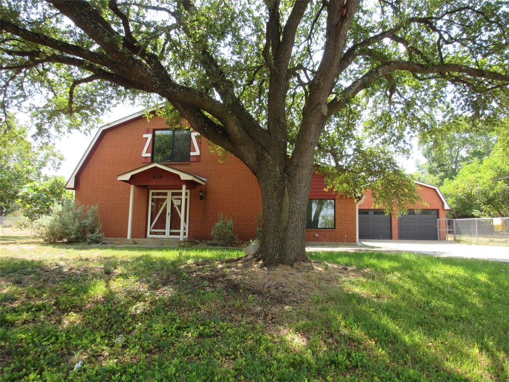 626 Friendly Oaks Drive — photo