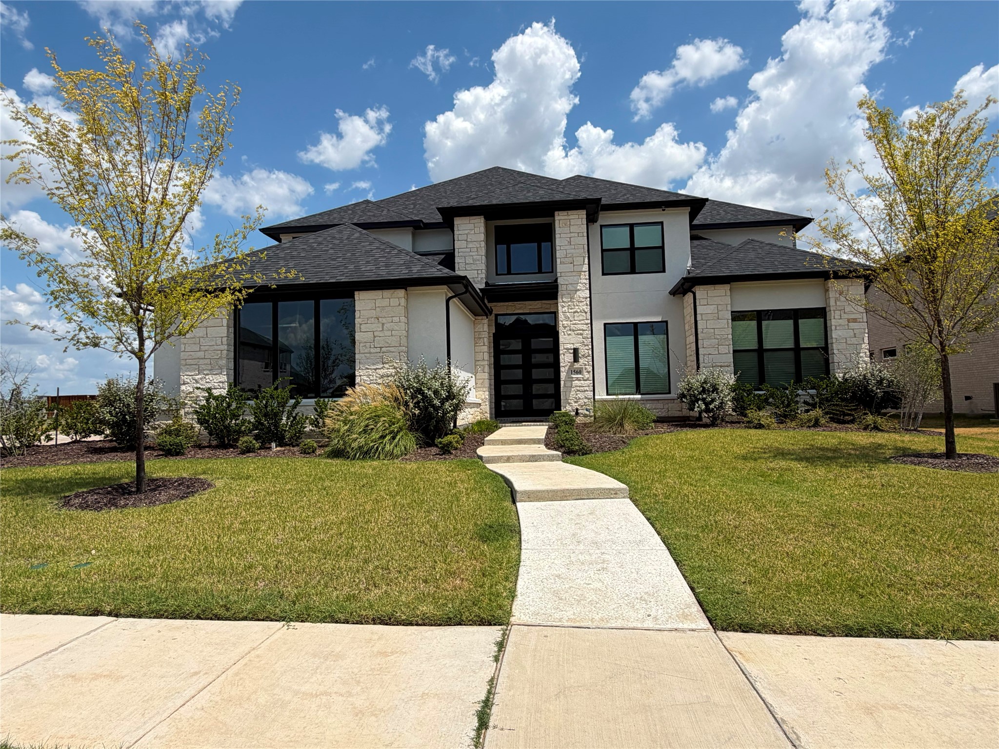 1560 Fairmont Drive — photo