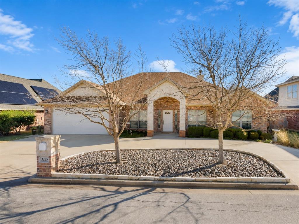 3225 White Oaks Drive — photo