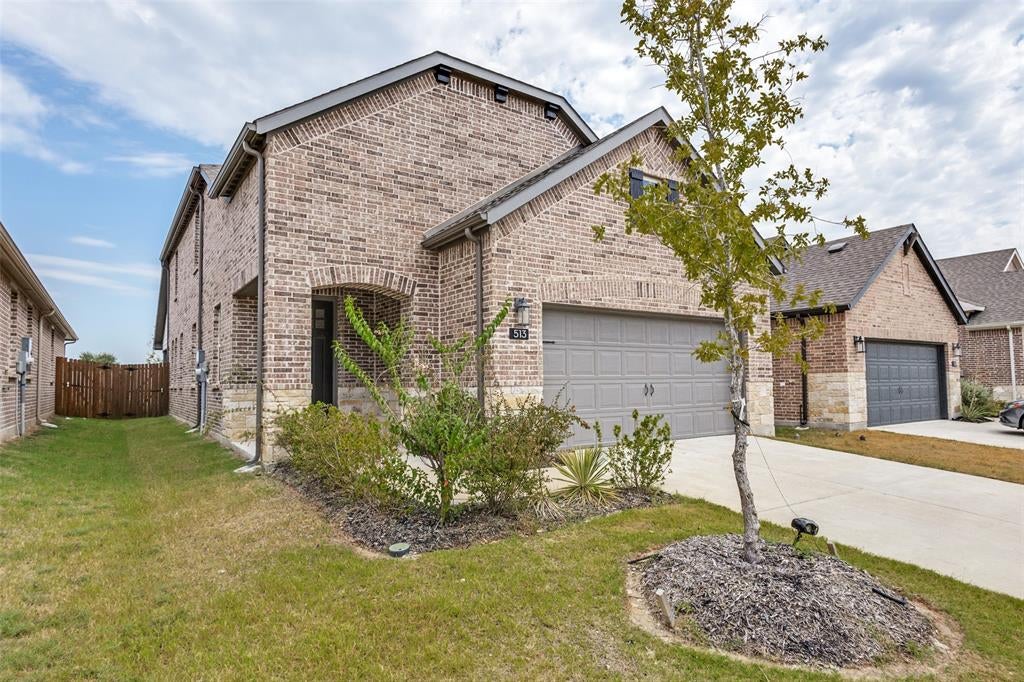 513 Waterhouse Lake Drive — photo