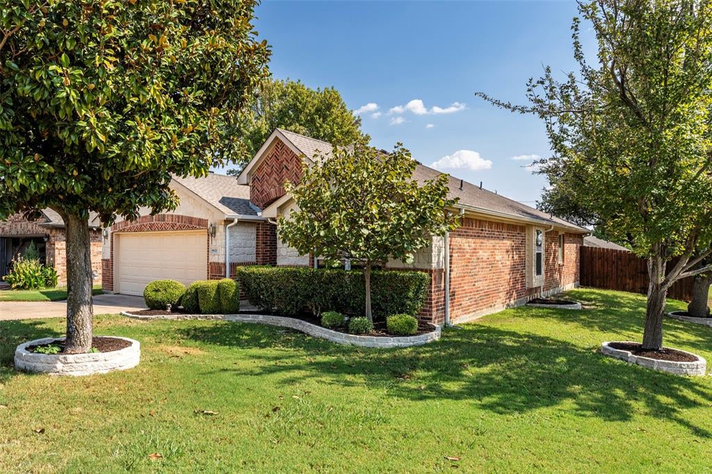 6633 Chalk River Drive — photo