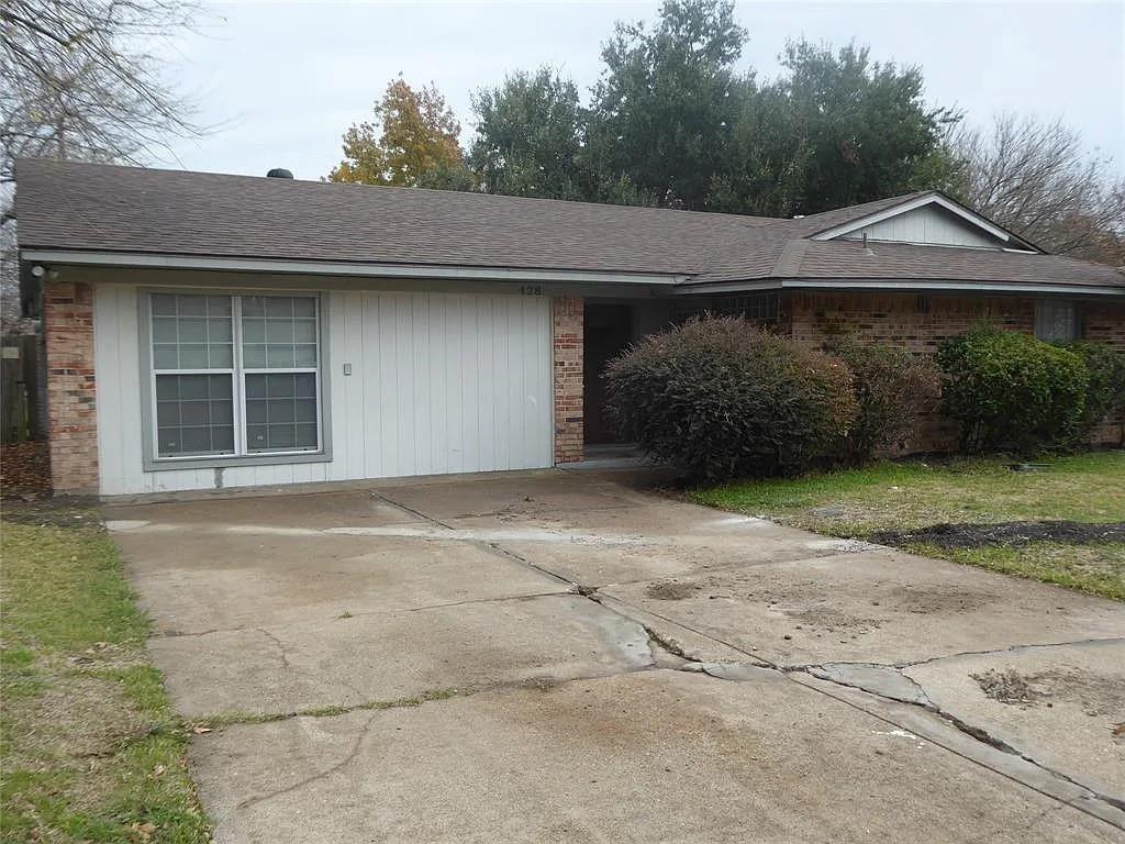 428 Birchwood Circle — photo