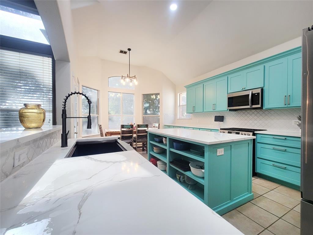 3808 Drexel Drive — photo