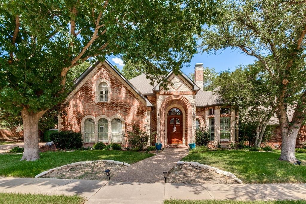 1119 Winding Brook Drive — photo