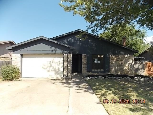 3425 Doolittle Drive — photo