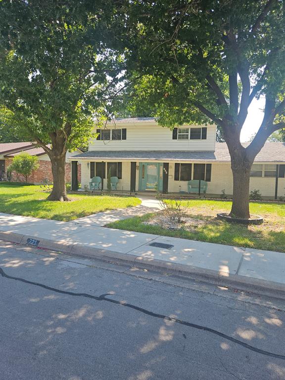 721 Thompson Drive — photo