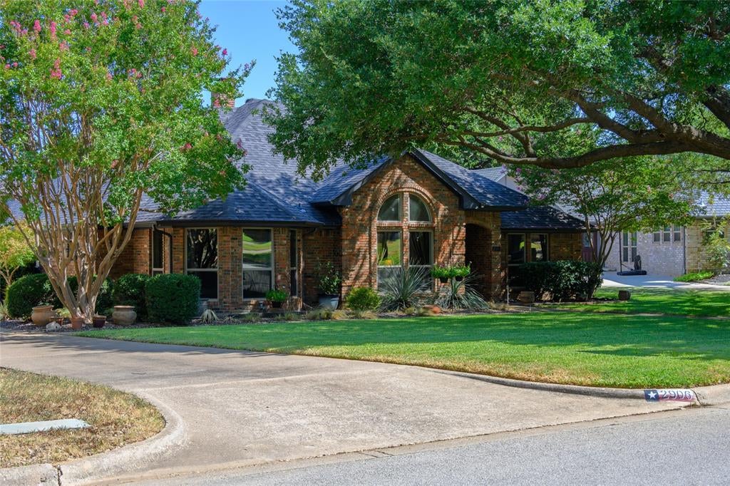 2906 River Crest Street — photo