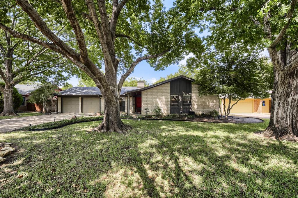 1300 Greenbriar Street — photo