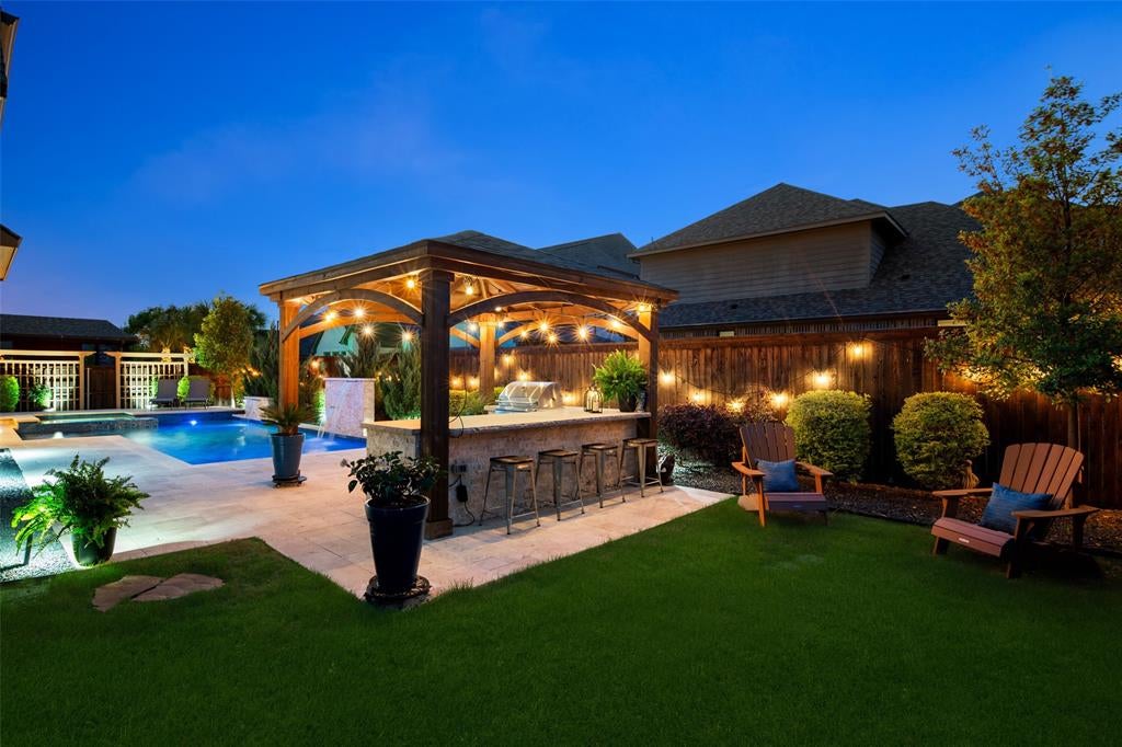 1405 Devonshire Drive — photo