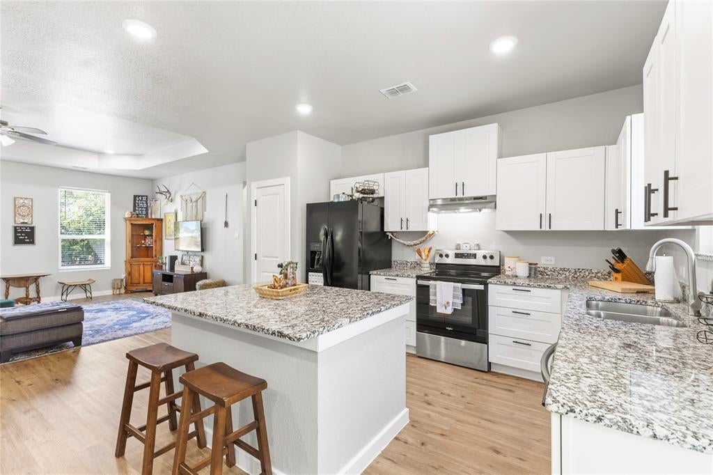 9647 FM 1836 — photo