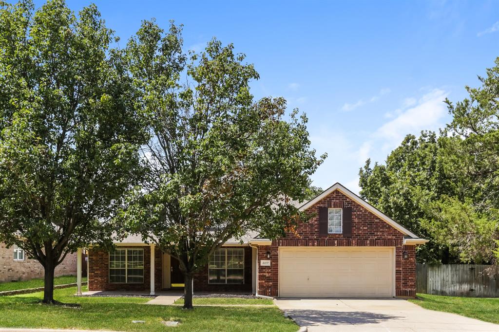 2217 Forest Park Circle — photo