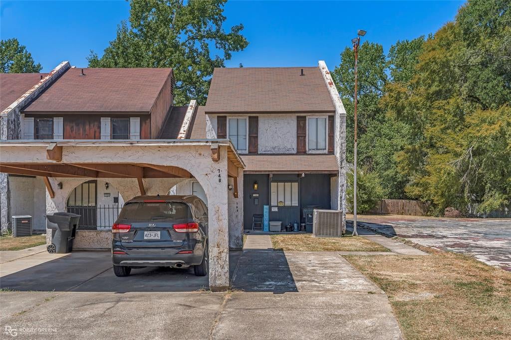 748 Highland Square Drive — photo