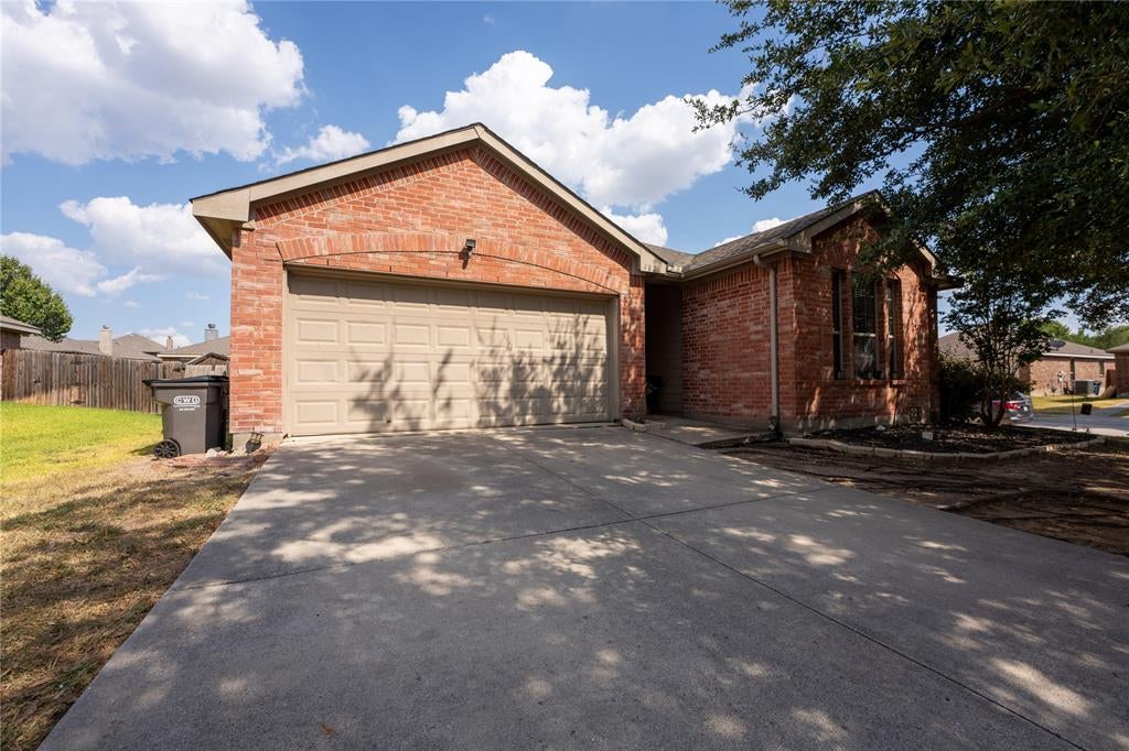 482 Hunters Ridge Drive — photo