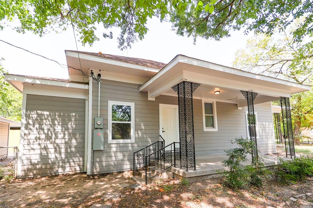 2303 Walworth Street — photo