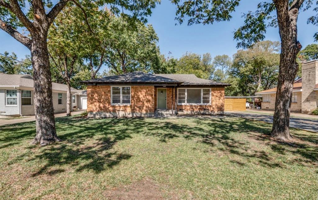 2433 Southwood Drive — photo