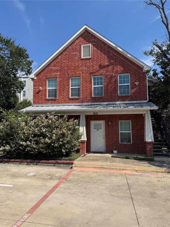 910 Fannin 203 — photo