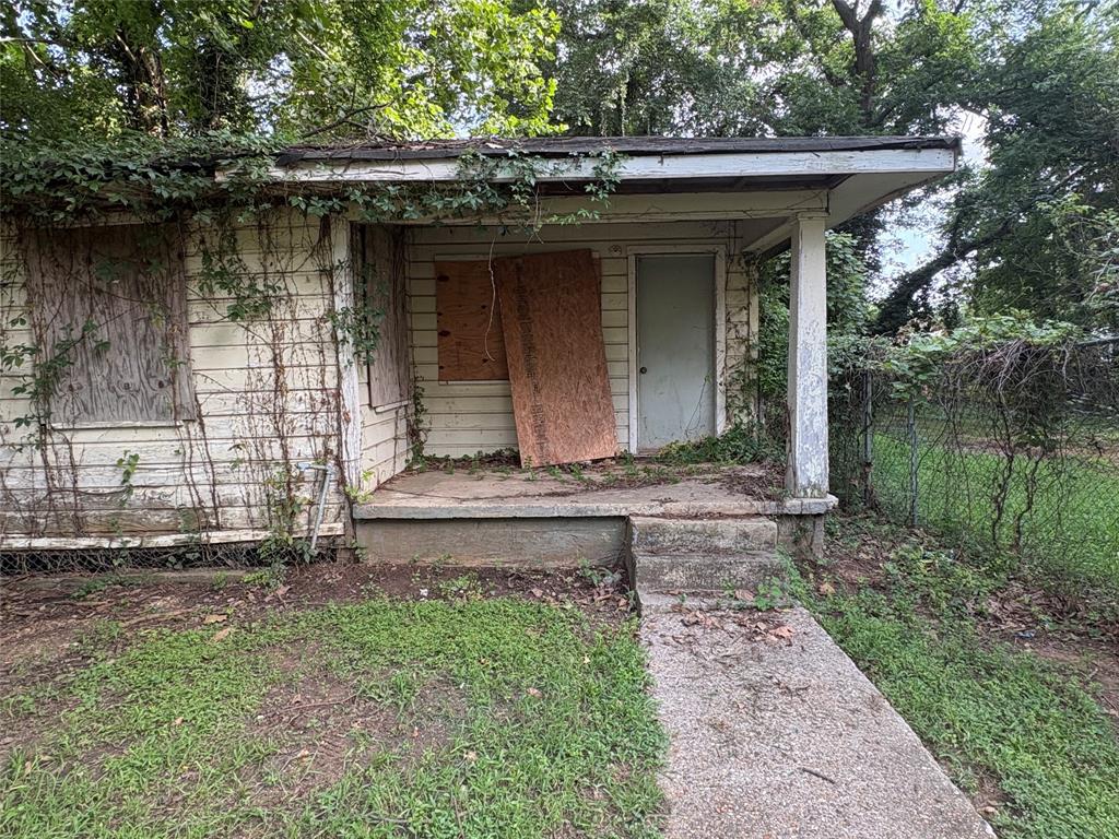 621 Kelly Street — photo