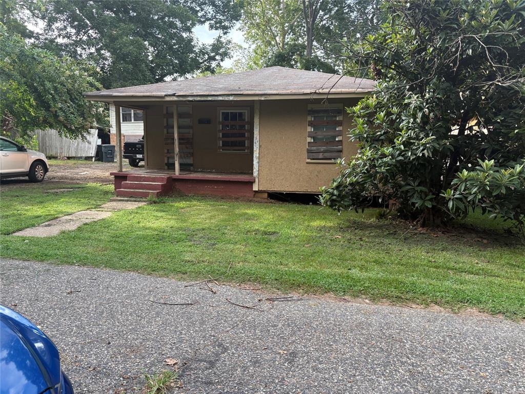 627 Kelly Street — photo