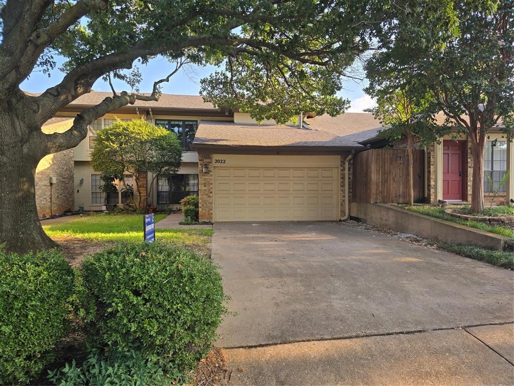 2022 Brookside Drive — photo