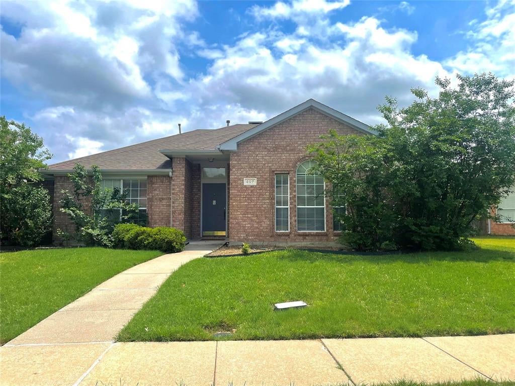 807 Aylesbury Drive — photo