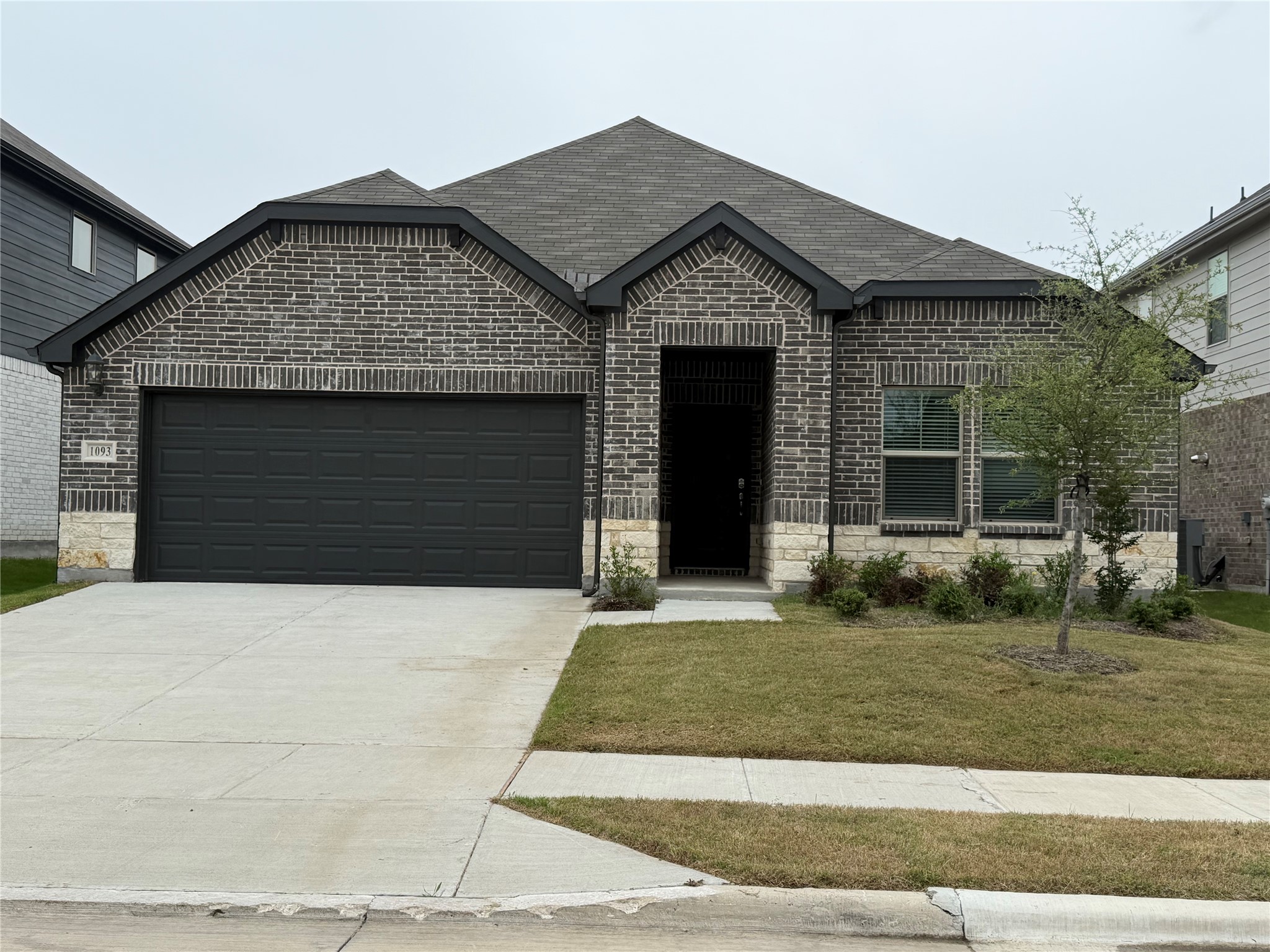 1093 Eagle Run Lane — photo