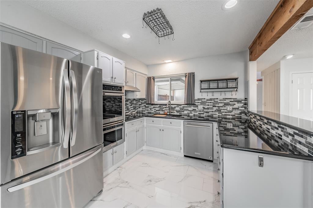 5520 Willow Circle — photo