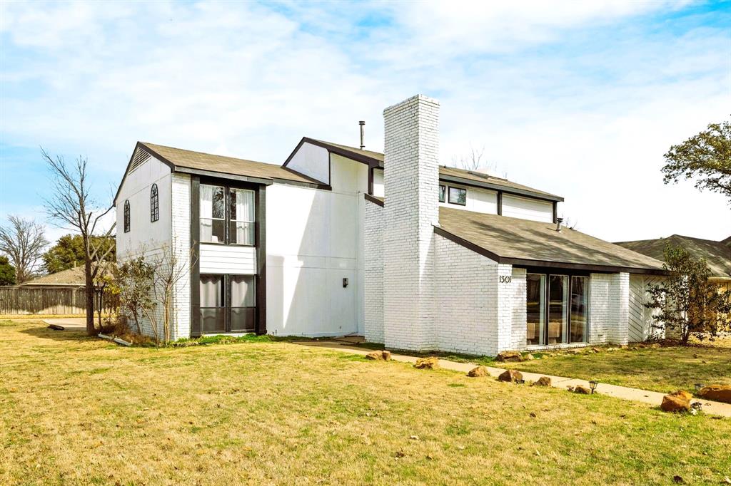 1301 N Trail Drive — photo
